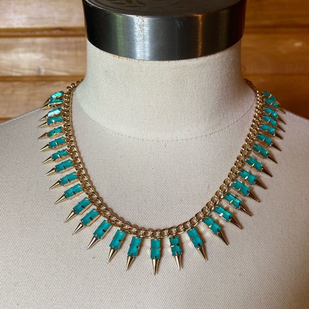 Elegant Gold and Turquoise Spike Necklace